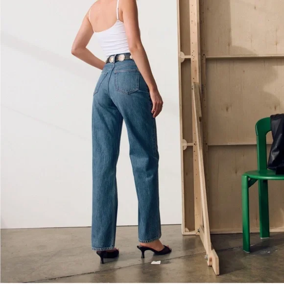 Abercrombie & Fitch High Rise Loose Jean - Picture 5 of 10